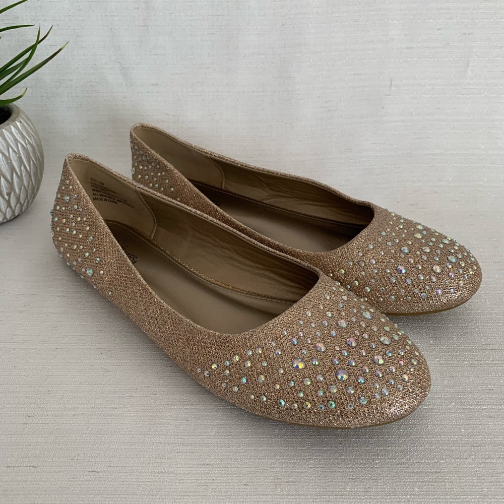 Hot Cakes Gold Shimmer Rhinestones Glam Flats Woman’s 12 M